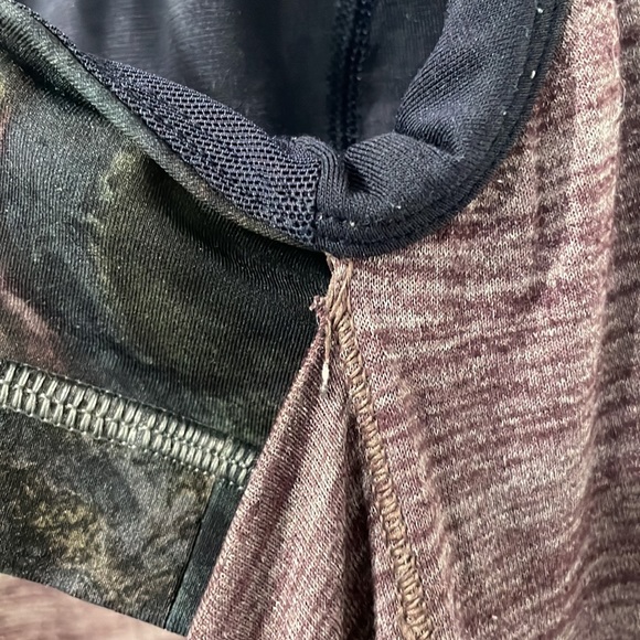 Lululemon Maroon Tank with built in bra Size 10 - Picture 4 of 6